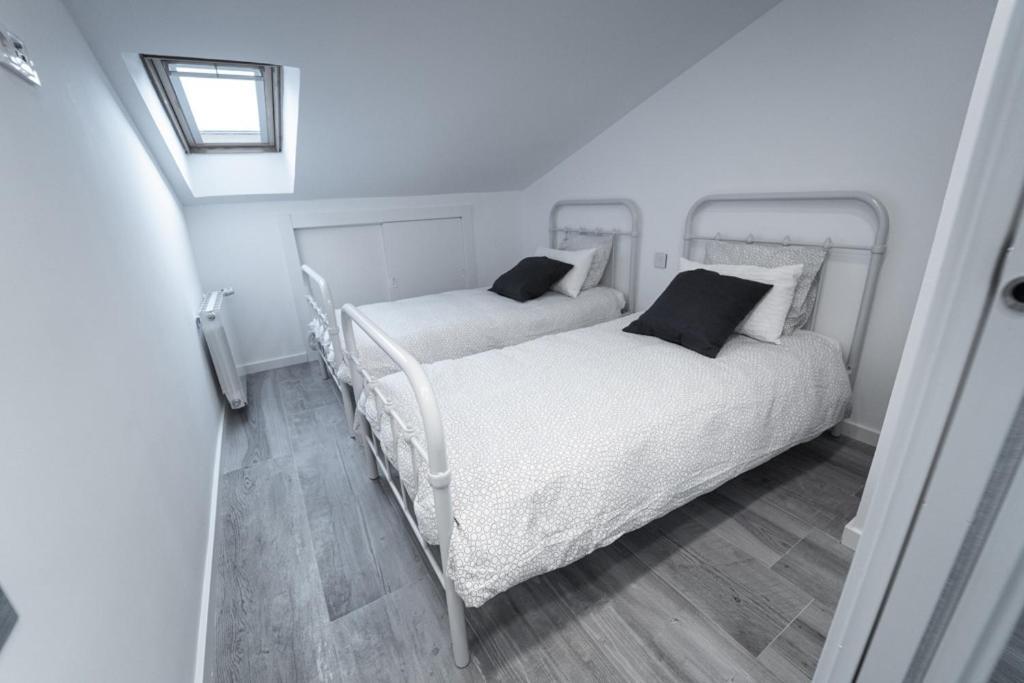 Buhardilla Comillas Beach En Primera Linea De Playa, Wifi, Netflix Esterno foto